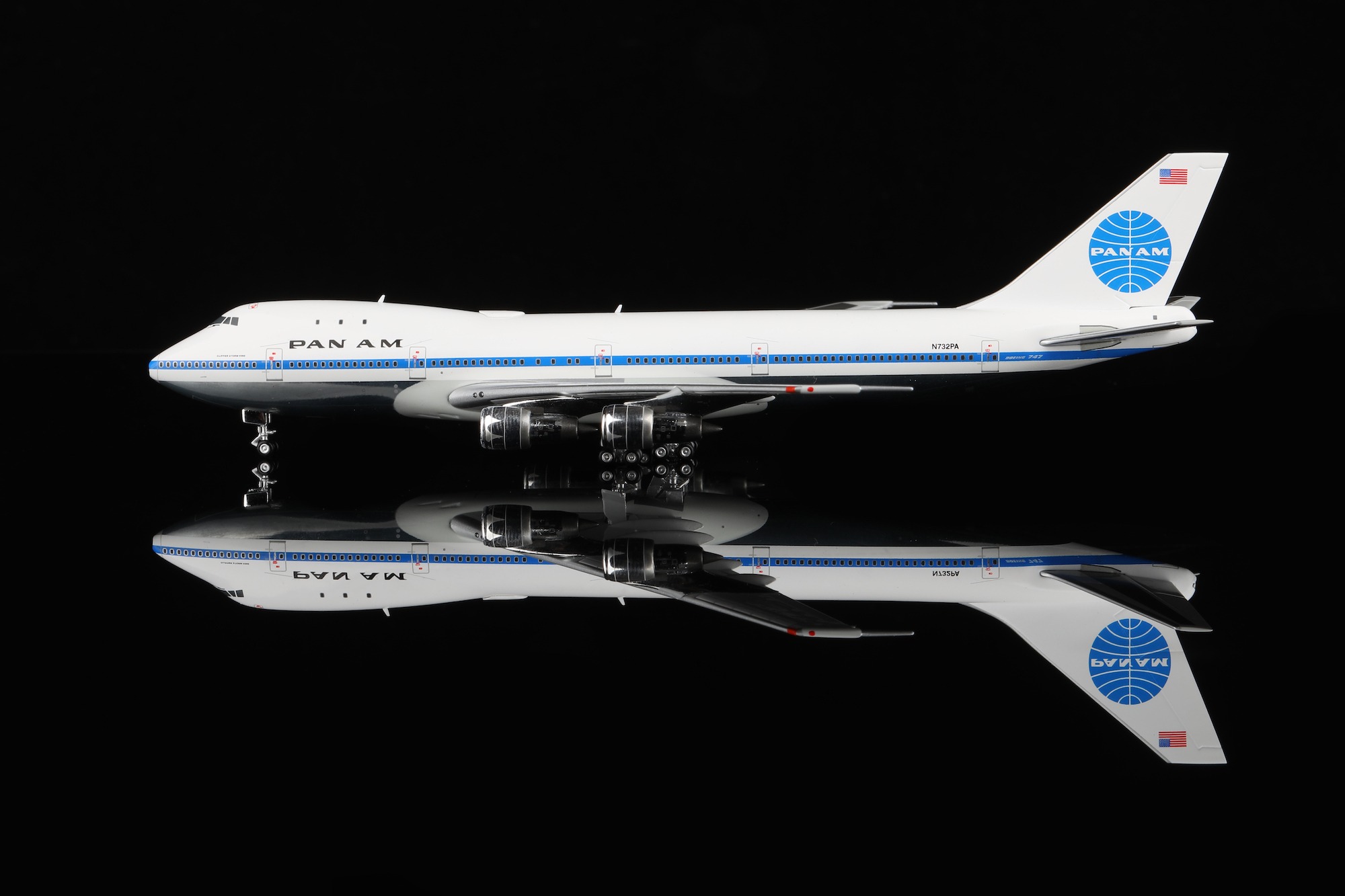 【1/200ダイキャストモデル 】パンナム BOEING 747-100 Amazon.co.jp: 飛行機模型 1:200 合金航空機モデルフィット